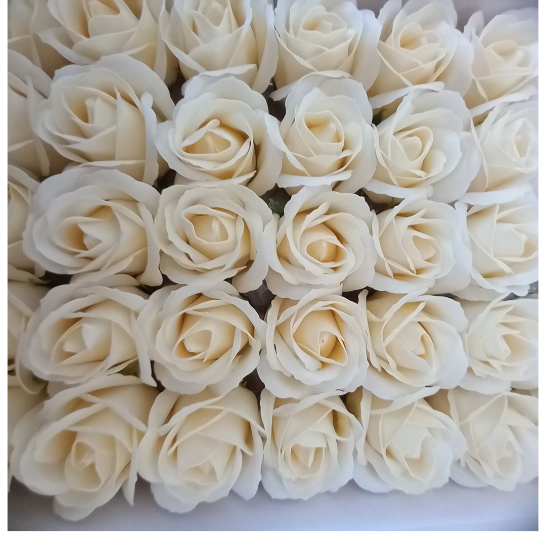Rosas de sabão perfumadas 5*6,50cm aprox cor champanhe