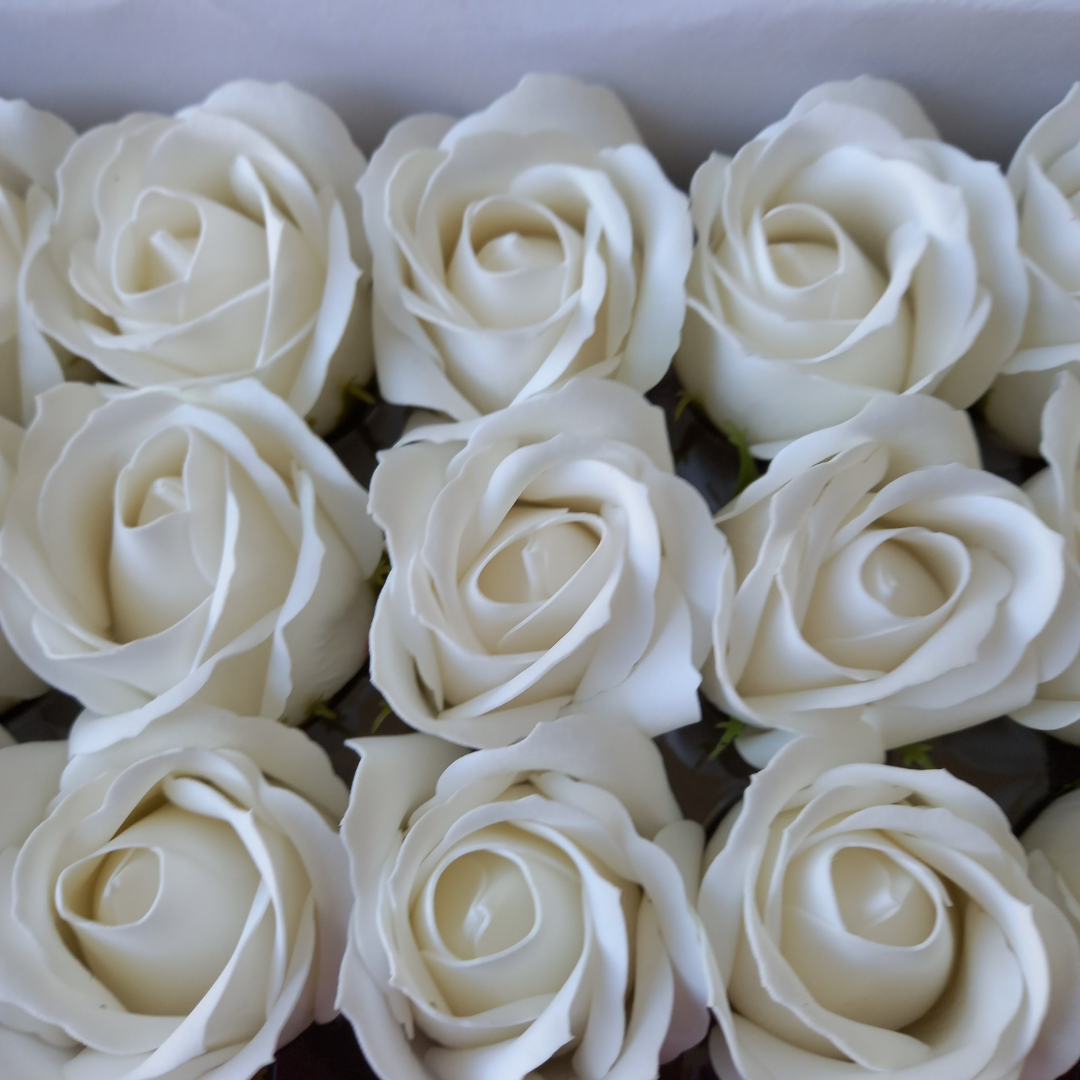 Rosas de sabão perfumadas 5*6,5cm aprox cor branca